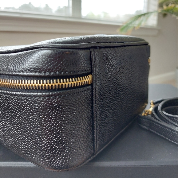 Chanel Vintage Vanity Zip Around Caviar - Picture 9 of 17